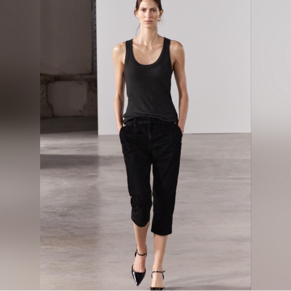 Zara Women 12 Flocked Slim Clam-digger Capri Pants. Black NW